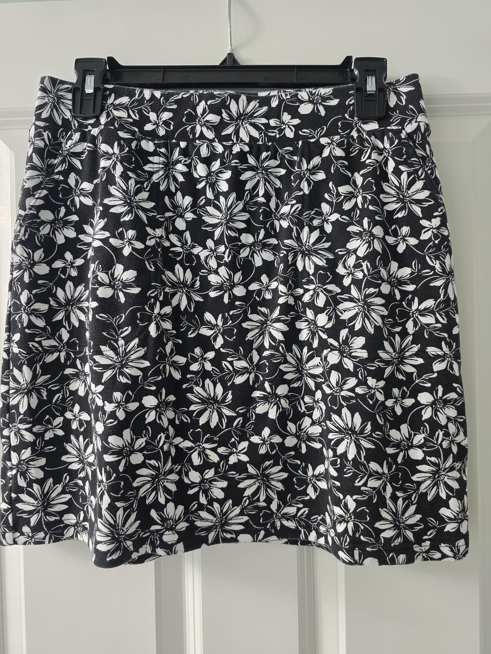 croft & barrow Black and White Floral Skort